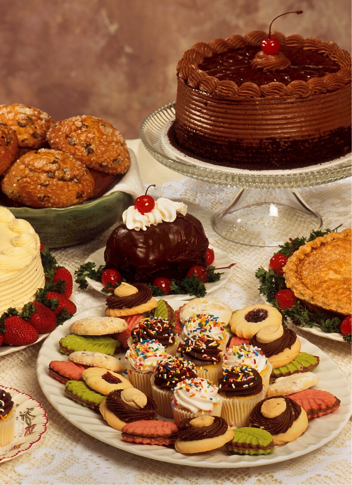 dessert_table_cake_pie_cookies_chocolate_cherry_baked_food-1330904 Pies and cakes needed